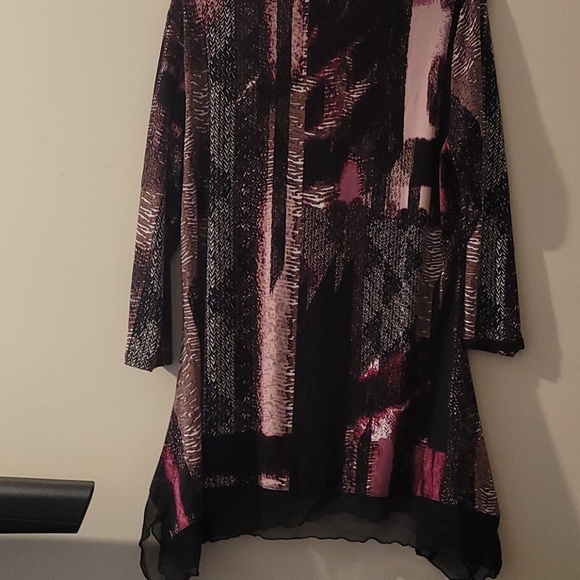 Beautiful shark-bite Tunic - Picture 5 of 7